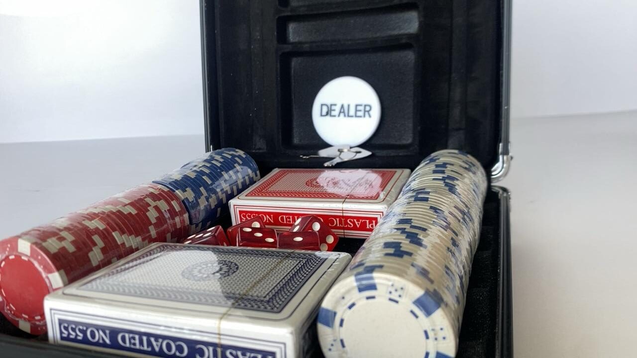 Estuche de Aluminio para Póker C/100 fichas